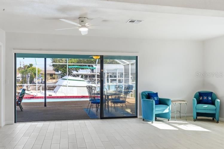 En Venta: $875,000 (3 camas, 2 baños, 2137 Pies cuadrados)