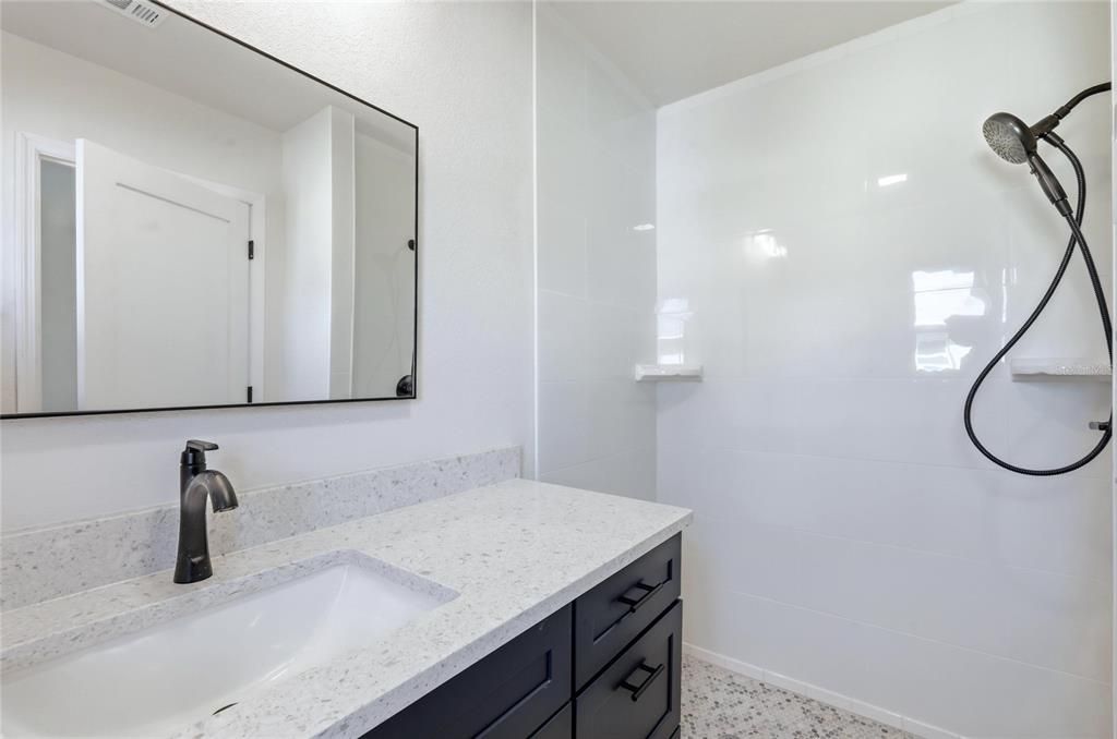 En Venta: $875,000 (3 camas, 2 baños, 2137 Pies cuadrados)