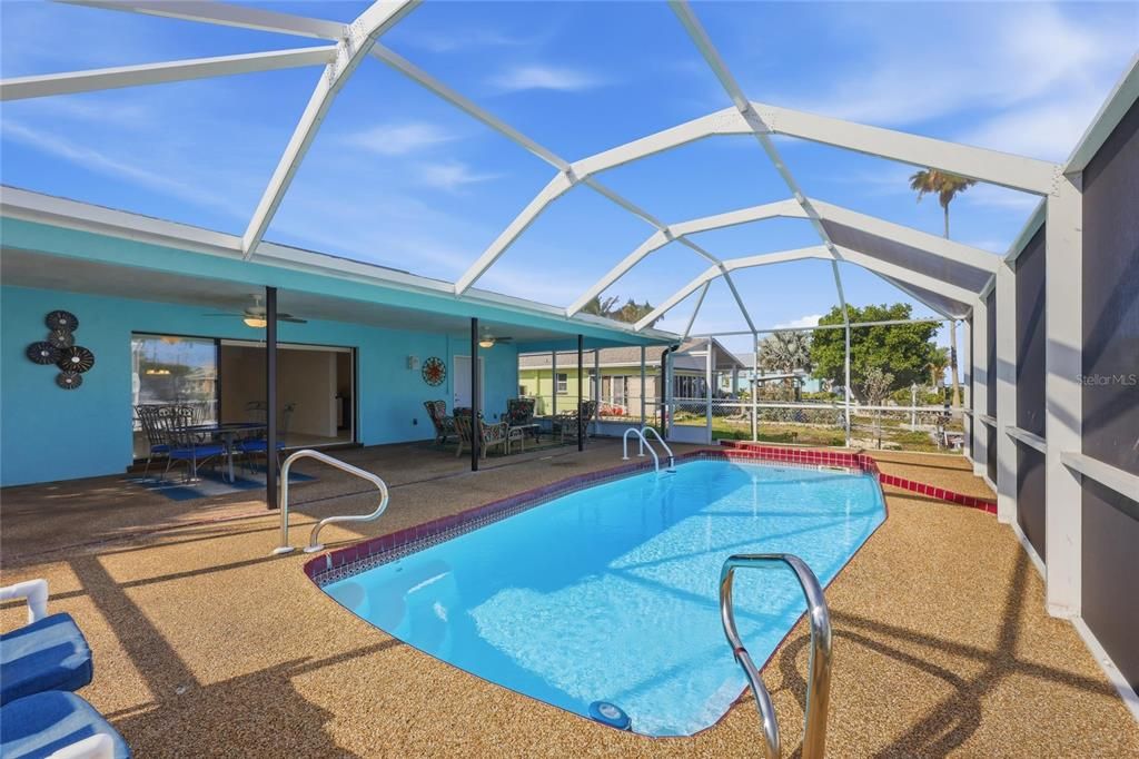 En Venta: $875,000 (3 camas, 2 baños, 2137 Pies cuadrados)