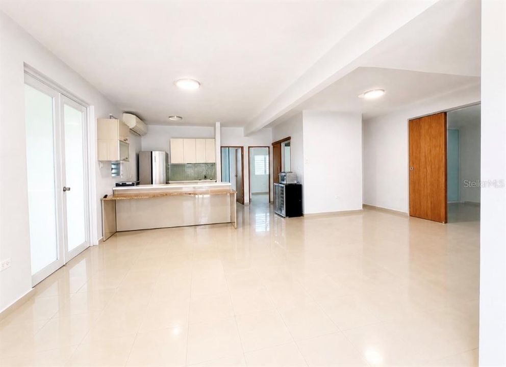 For Sale: $395,000 (3 beds, 3 baths, 1917 Square Feet)