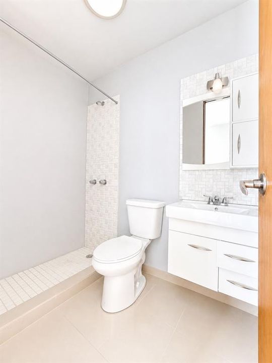 For Sale: $395,000 (3 beds, 3 baths, 1917 Square Feet)