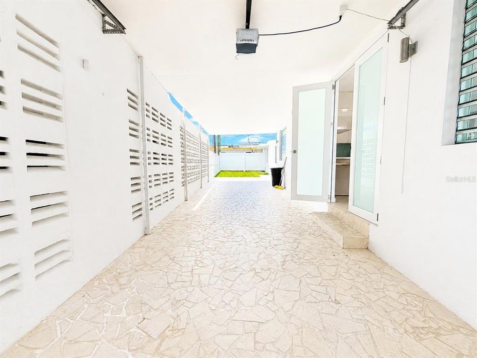 For Sale: $395,000 (3 beds, 3 baths, 1917 Square Feet)