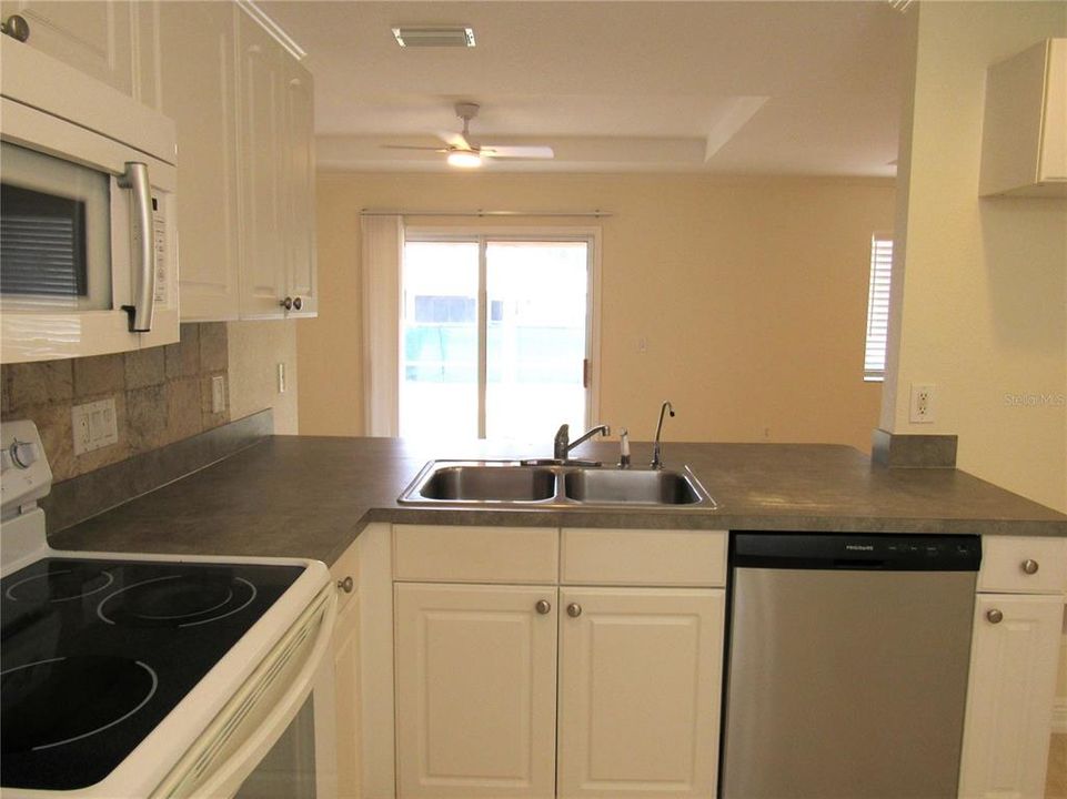 Activo con contrato: $249,900 (3 camas, 2 baños, 1265 Pies cuadrados)