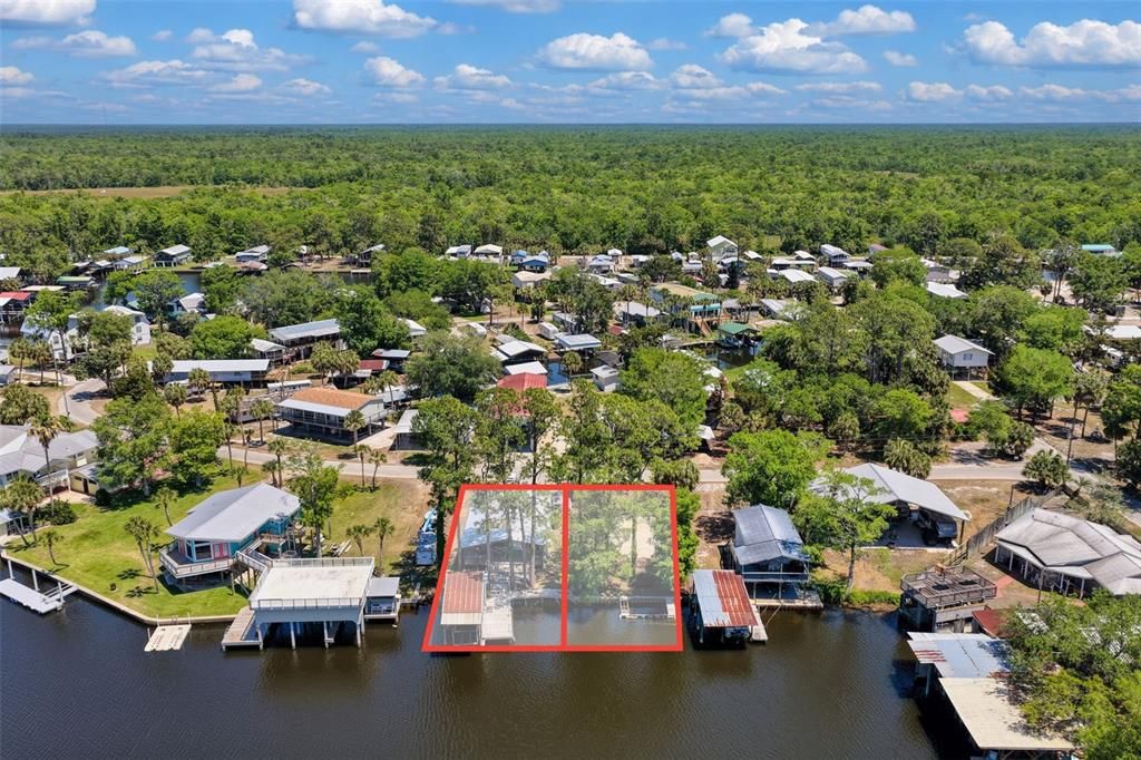 На продажу: $325,000 (0.14 acres)