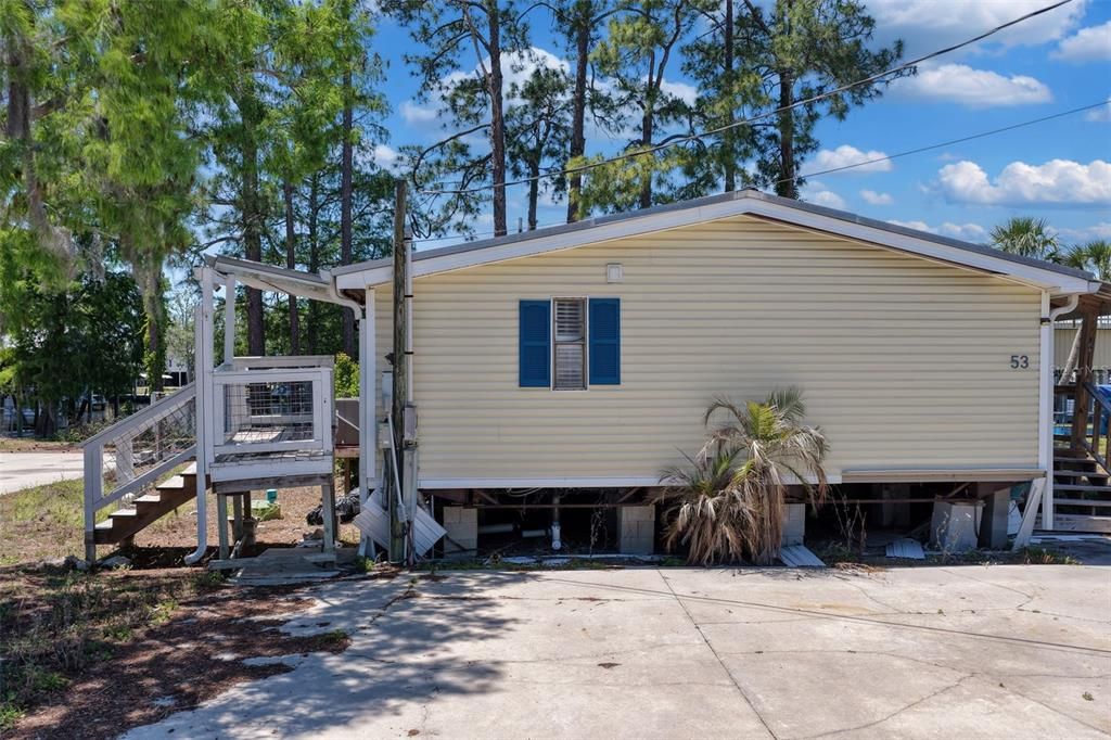 На продажу: $325,000 (0.14 acres)