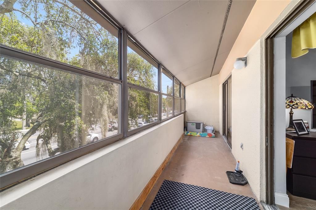 For Sale: $121,000 (1 beds, 1 baths, 808 Square Feet)