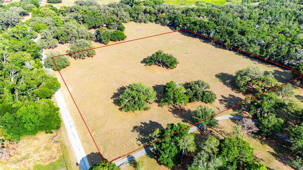 На продажу: $449,000 (7.47 acres)