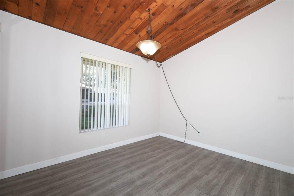 En Venta: $180,000 (2 camas, 2 baños, 1216 Pies cuadrados)