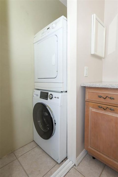 En Venta: $180,000 (2 camas, 2 baños, 1216 Pies cuadrados)