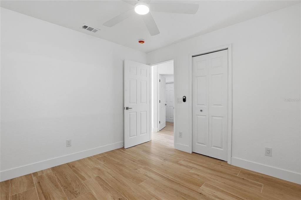 Activo con contrato: $295,000 (3 camas, 2 baños, 1364 Pies cuadrados)