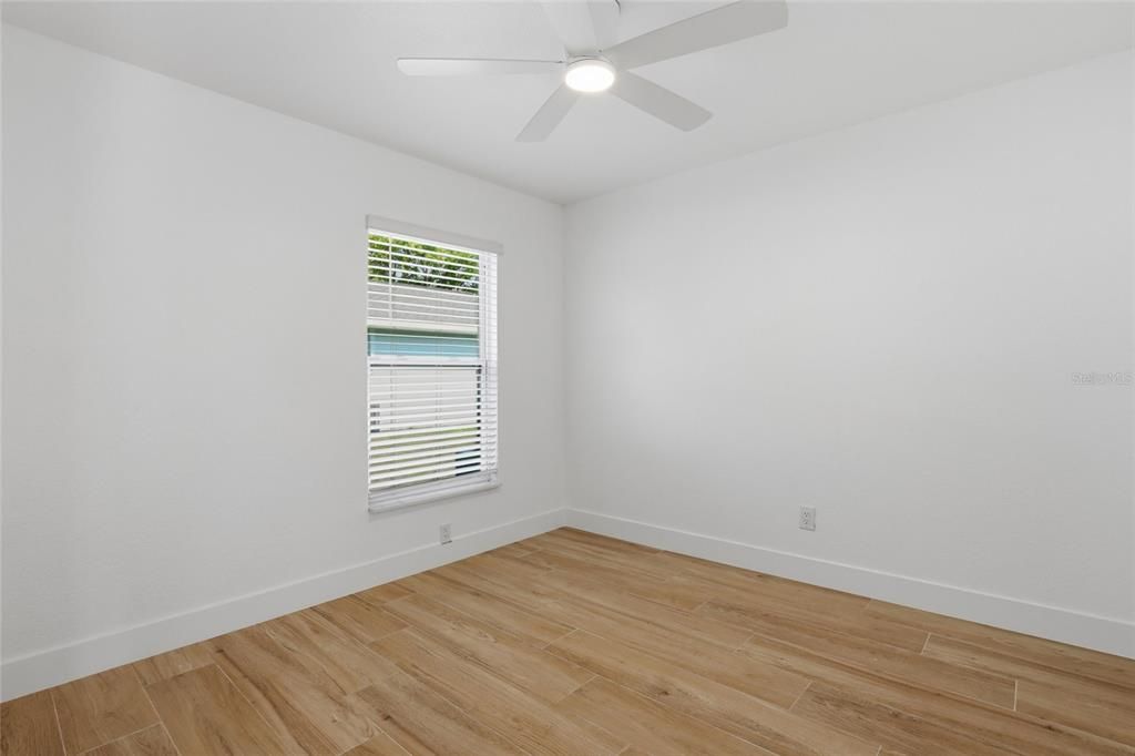 Activo con contrato: $295,000 (3 camas, 2 baños, 1364 Pies cuadrados)