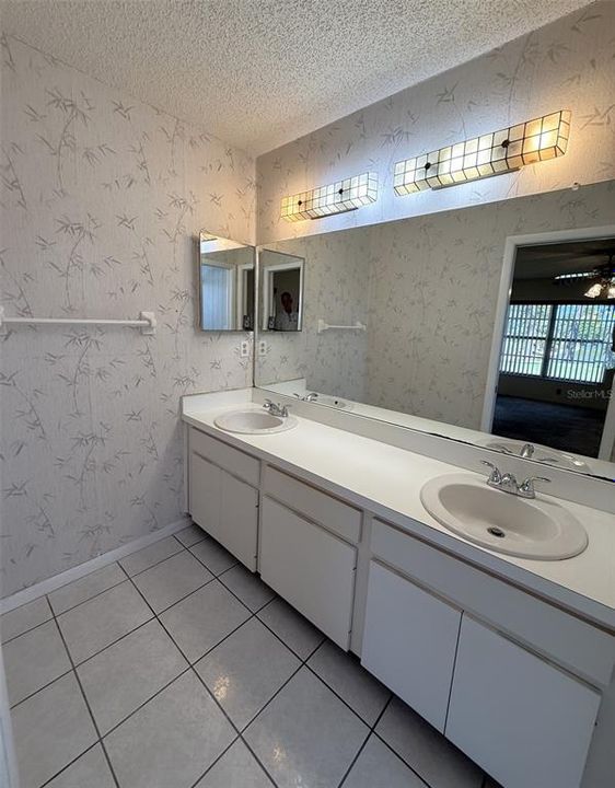 En Venta: $375,500 (3 camas, 2 baños, 1794 Pies cuadrados)