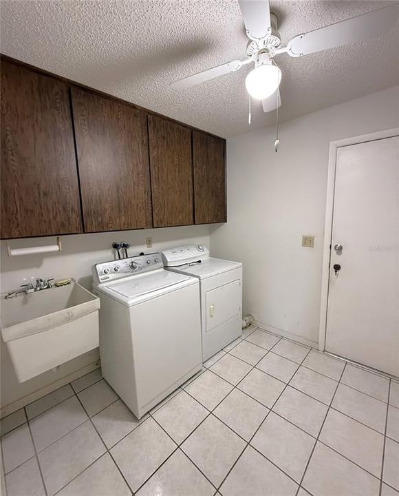 En Venta: $375,500 (3 camas, 2 baños, 1794 Pies cuadrados)
