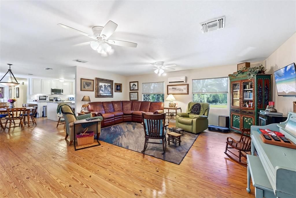 Activo con contrato: $689,000 (2 camas, 2 baños, 1680 Pies cuadrados)