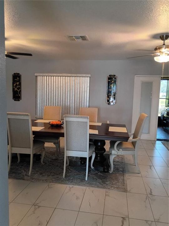 En Venta: $399,998 (4 camas, 2 baños, 2141 Pies cuadrados)