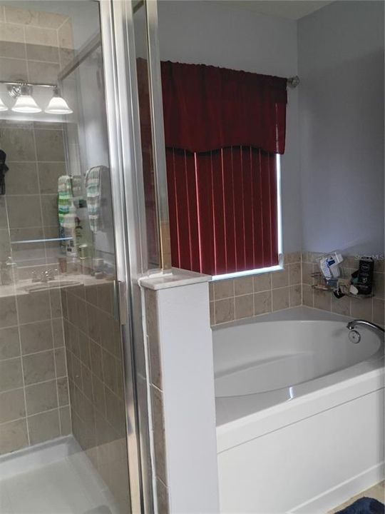 En Venta: $399,998 (4 camas, 2 baños, 2141 Pies cuadrados)