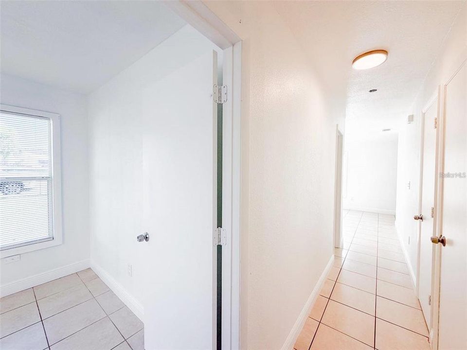 В аренду: $1,800 (3 спален, 1 ванн, 875 Квадратных фут)