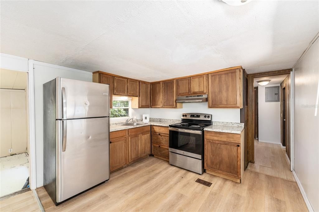 For Sale: $82,900 (2 beds, 2 baths, 920 Square Feet)