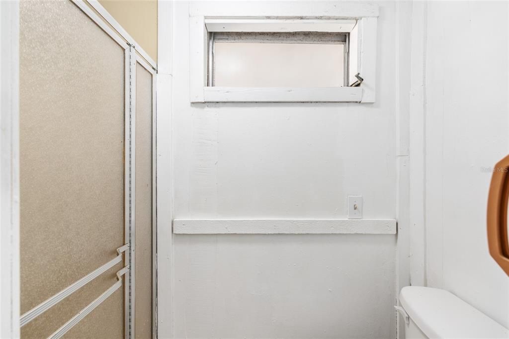 For Sale: $82,900 (2 beds, 2 baths, 920 Square Feet)