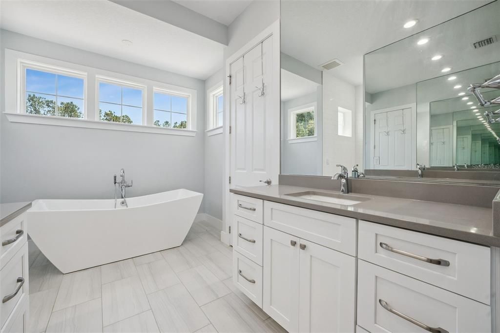 For Sale: $1,295,000 (4 beds, 3 baths, 3063 Square Feet)