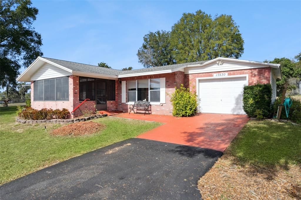 For Rent: $2,400 (3 beds, 2 baths, 1724 Square Feet)