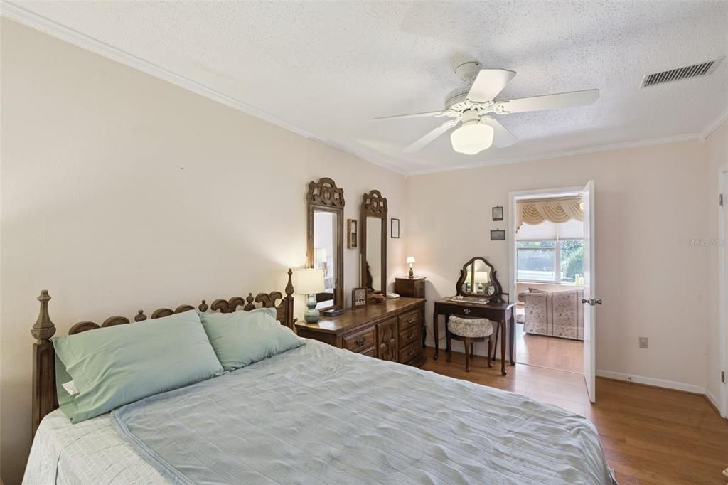 For Rent: $2,400 (3 beds, 2 baths, 1724 Square Feet)