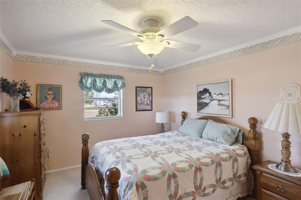 For Rent: $2,400 (3 beds, 2 baths, 1724 Square Feet)