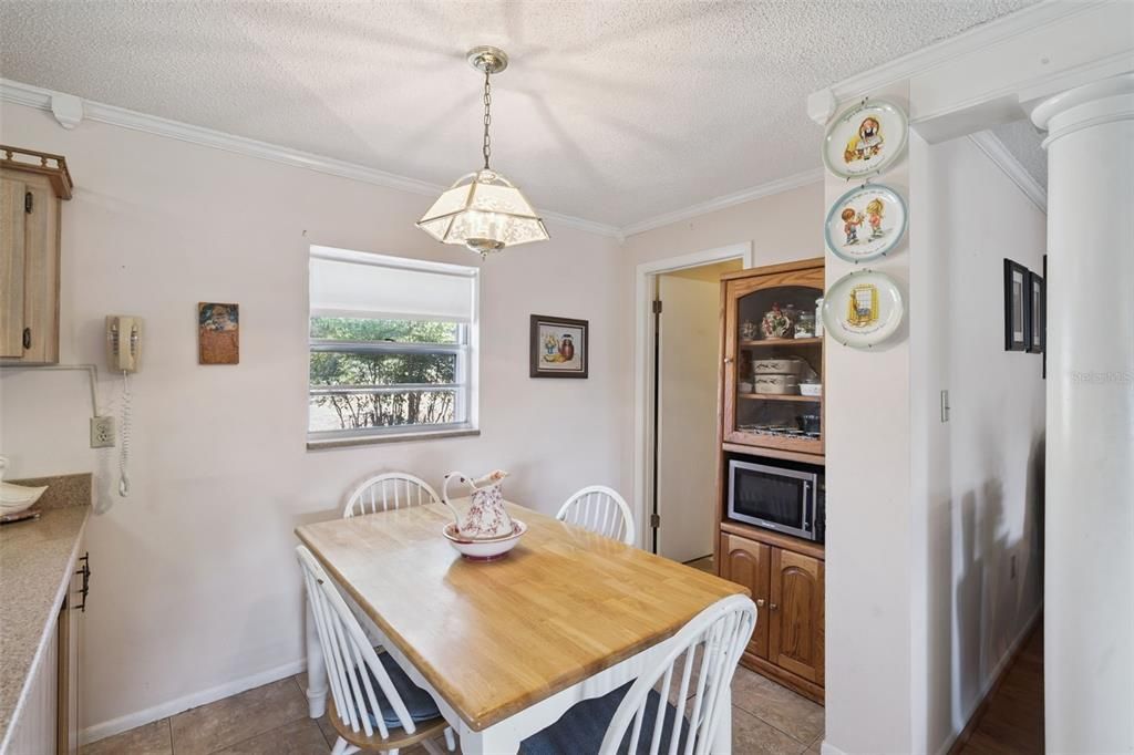 For Rent: $2,400 (3 beds, 2 baths, 1724 Square Feet)