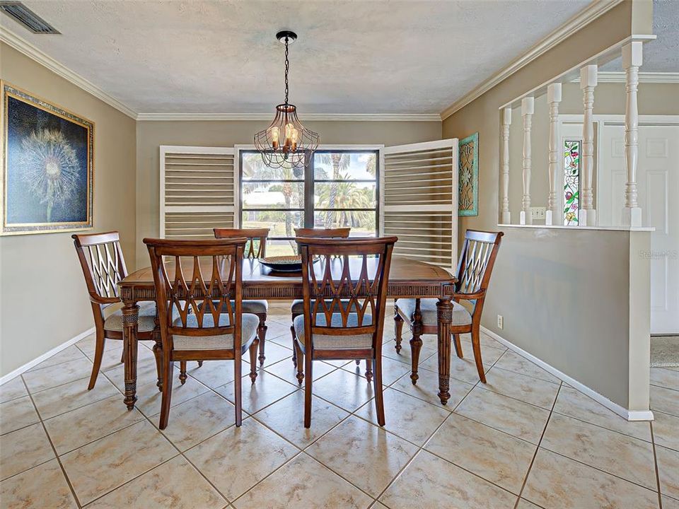 Activo con contrato: $599,900 (3 camas, 2 baños, 2698 Pies cuadrados)