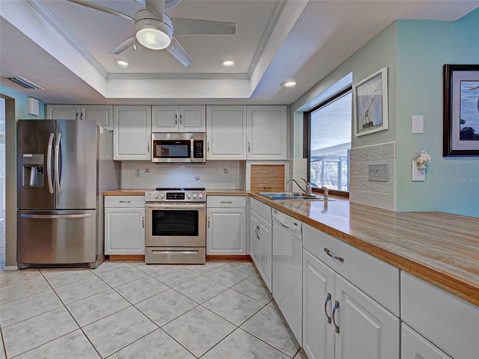 Activo con contrato: $599,900 (3 camas, 2 baños, 2698 Pies cuadrados)