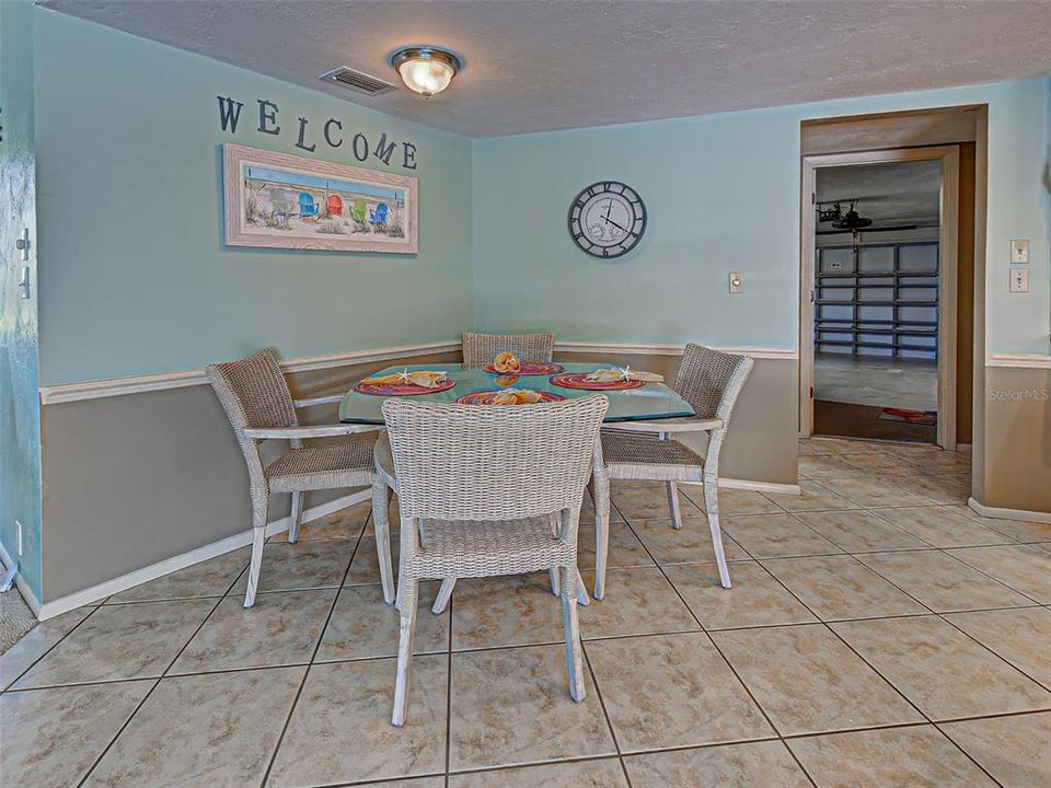 Activo con contrato: $599,900 (3 camas, 2 baños, 2698 Pies cuadrados)