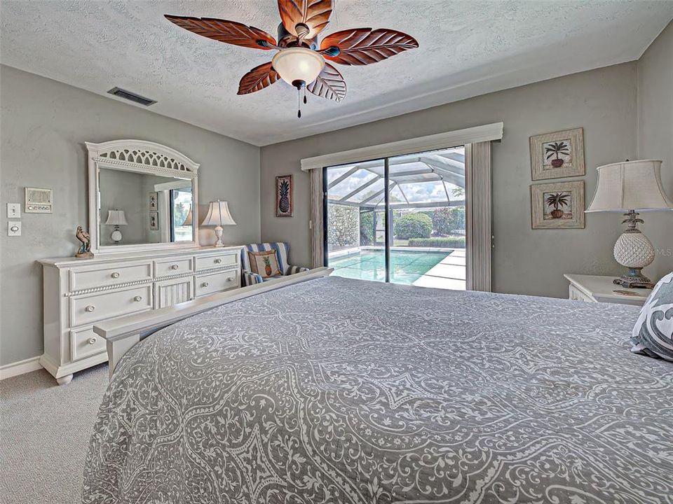 Activo con contrato: $599,900 (3 camas, 2 baños, 2698 Pies cuadrados)