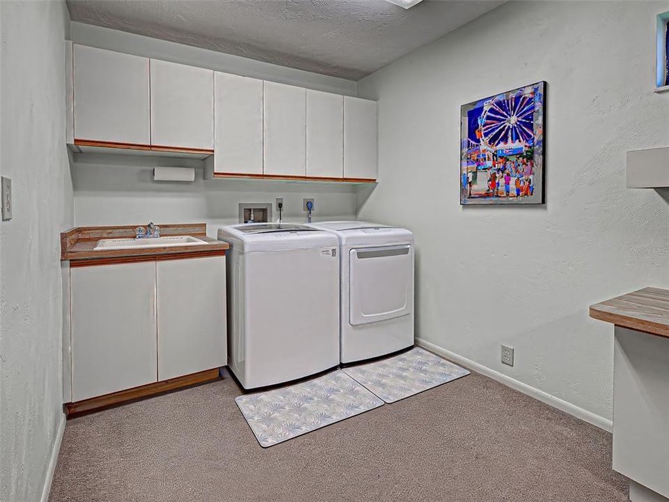 Activo con contrato: $599,900 (3 camas, 2 baños, 2698 Pies cuadrados)