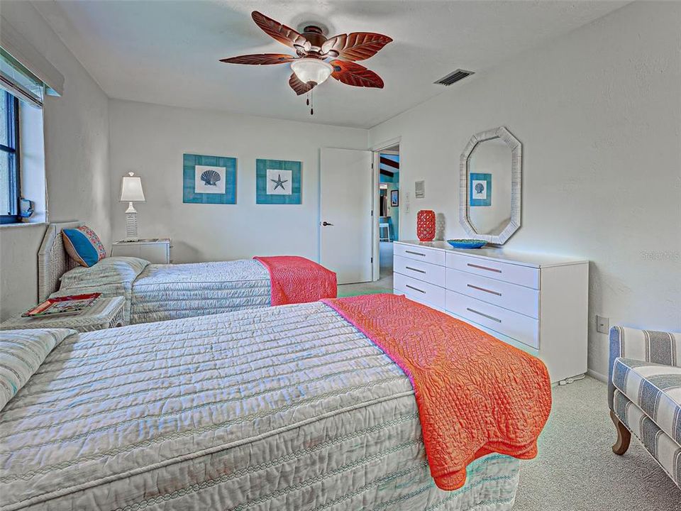 Activo con contrato: $599,900 (3 camas, 2 baños, 2698 Pies cuadrados)