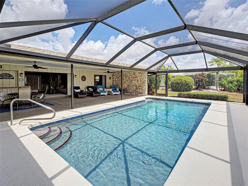 Activo con contrato: $599,900 (3 camas, 2 baños, 2698 Pies cuadrados)