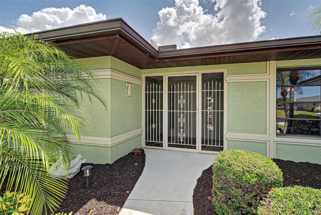 Activo con contrato: $599,900 (3 camas, 2 baños, 2698 Pies cuadrados)