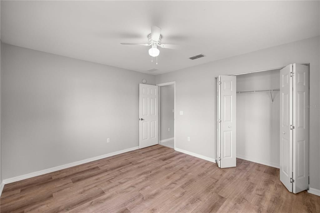 Под контрактом: $274,999 (3 спален, 2 ванн, 1734 Квадратных фут)