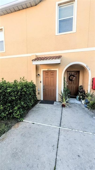 Active With Contract: $1,800 (3 beds, 2 baths, 1417 Square Feet)