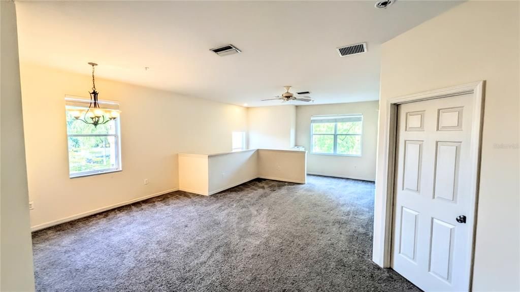 Active With Contract: $1,800 (3 beds, 2 baths, 1417 Square Feet)