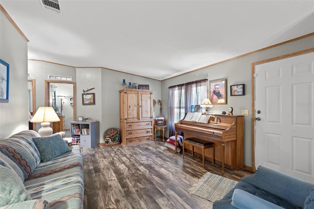 En Venta: $389,900 (3 camas, 2 baños, 1728 Pies cuadrados)