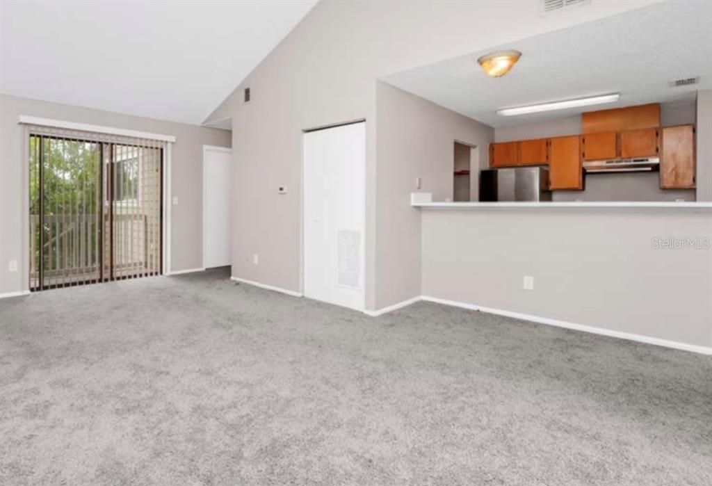 For Rent: $2,000 (3 beds, 2 baths, 1089 Square Feet)