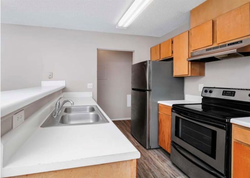 For Rent: $2,000 (3 beds, 2 baths, 1089 Square Feet)
