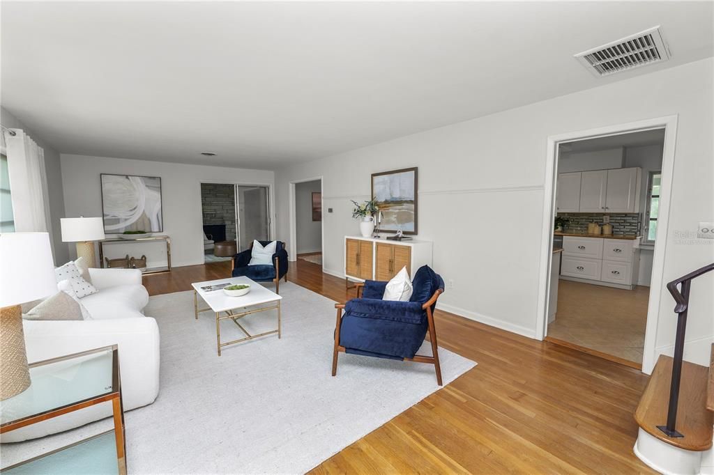 Activo con contrato: $564,900 (4 camas, 3 baños, 2829 Pies cuadrados)