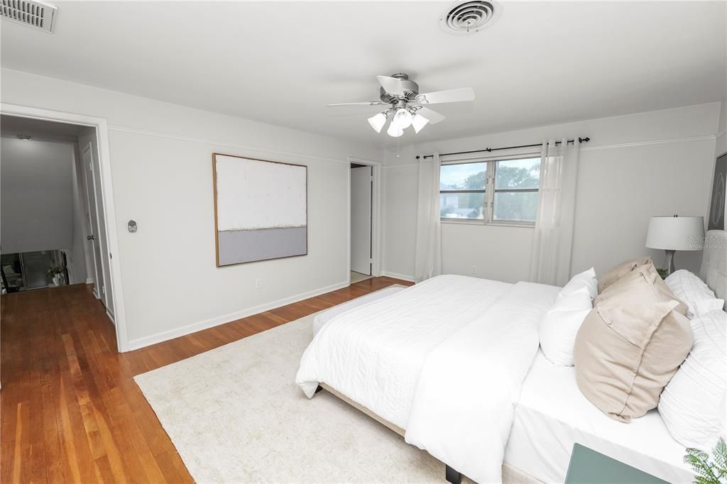 Activo con contrato: $564,900 (4 camas, 3 baños, 2829 Pies cuadrados)