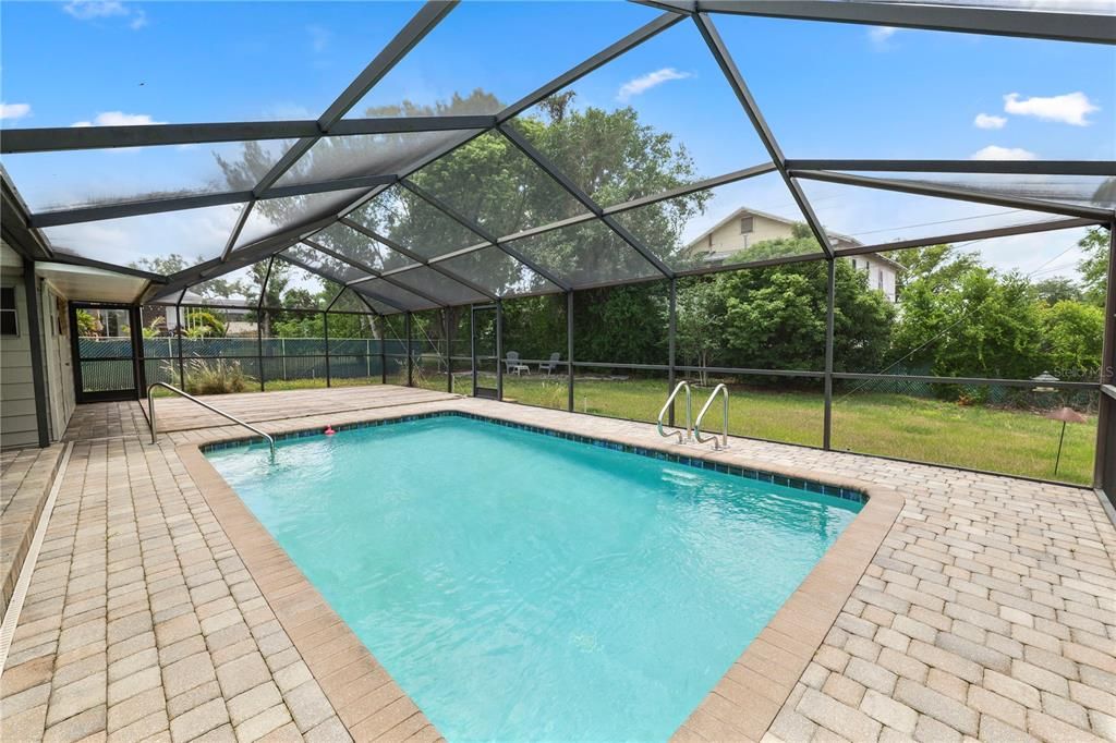 Activo con contrato: $564,900 (4 camas, 3 baños, 2829 Pies cuadrados)