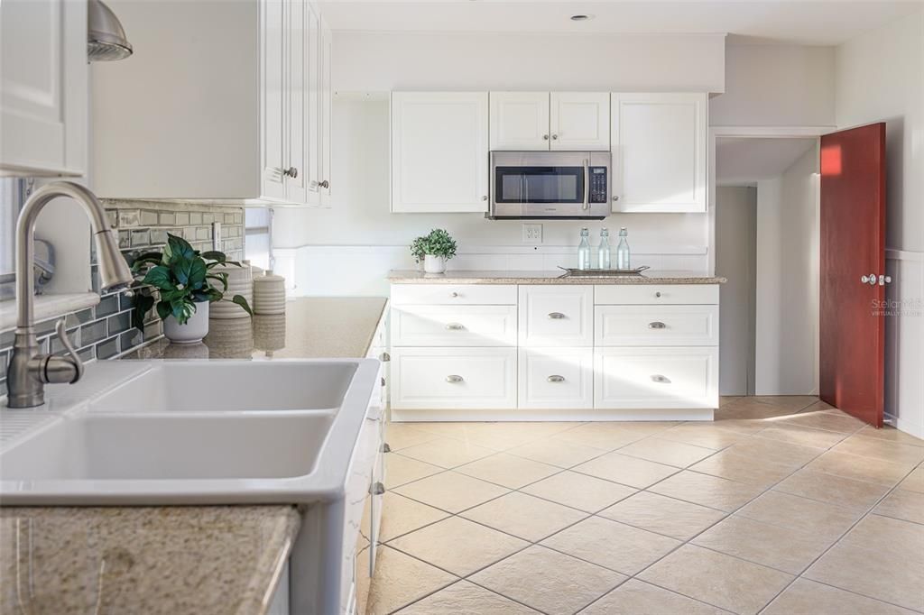 Activo con contrato: $564,900 (4 camas, 3 baños, 2829 Pies cuadrados)