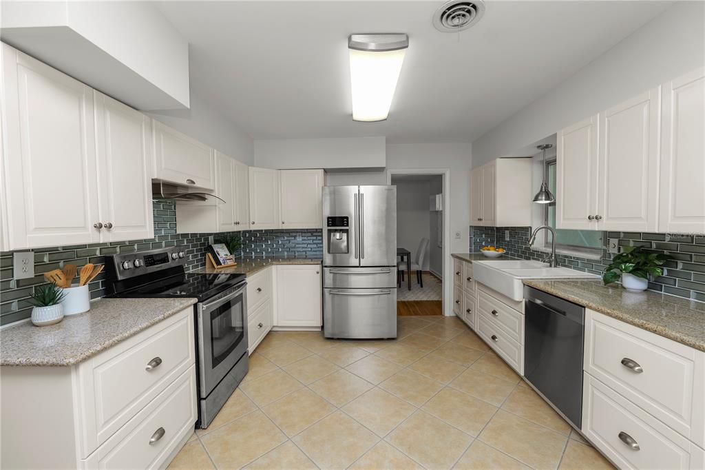 Activo con contrato: $564,900 (4 camas, 3 baños, 2829 Pies cuadrados)