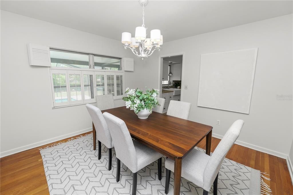 Activo con contrato: $564,900 (4 camas, 3 baños, 2829 Pies cuadrados)
