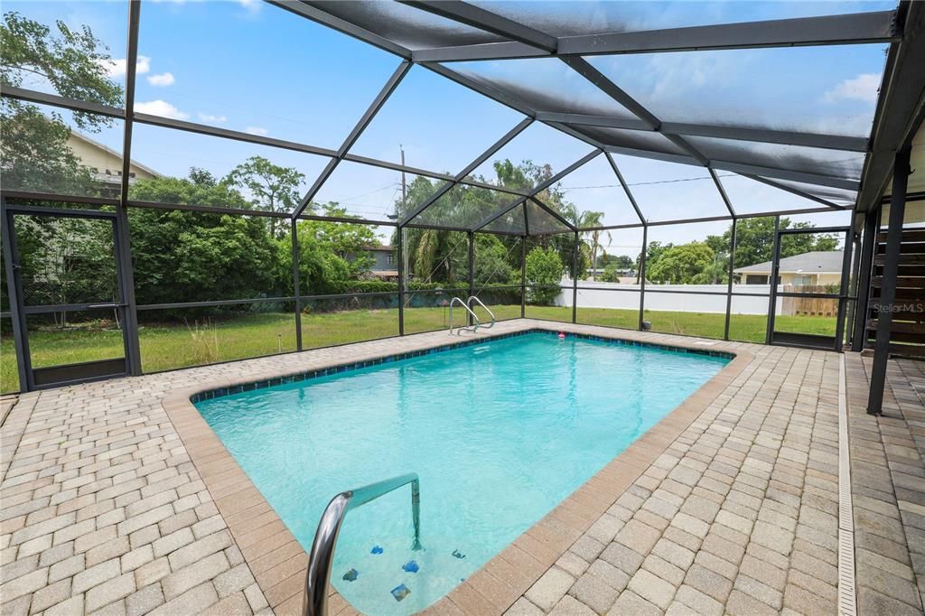 Activo con contrato: $564,900 (4 camas, 3 baños, 2829 Pies cuadrados)