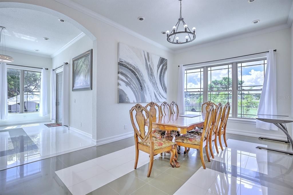 For Sale: $975,000 (5 beds, 3 baths, 4041 Square Feet)